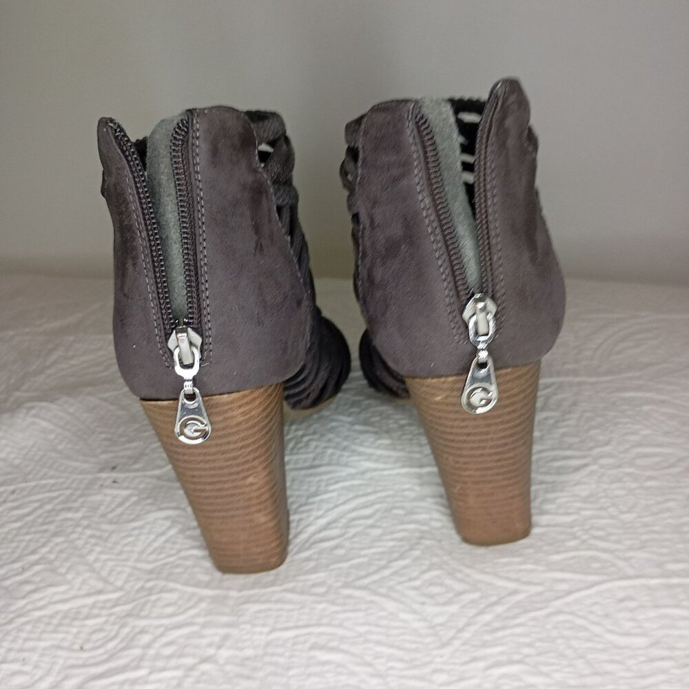By Gues Heeled Size 8.5 Grey Strappy Open Toe  With Back Zippers & Stacked Heels - Picture 6 of 11